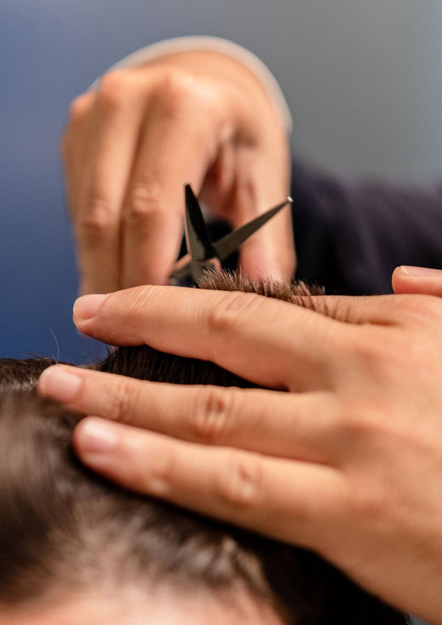 TAGLIO DI CAPELLI ESCLUSIVO